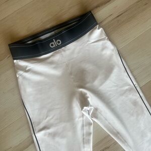 ALO Yoga White High-Rise Leggings with Black Waistband